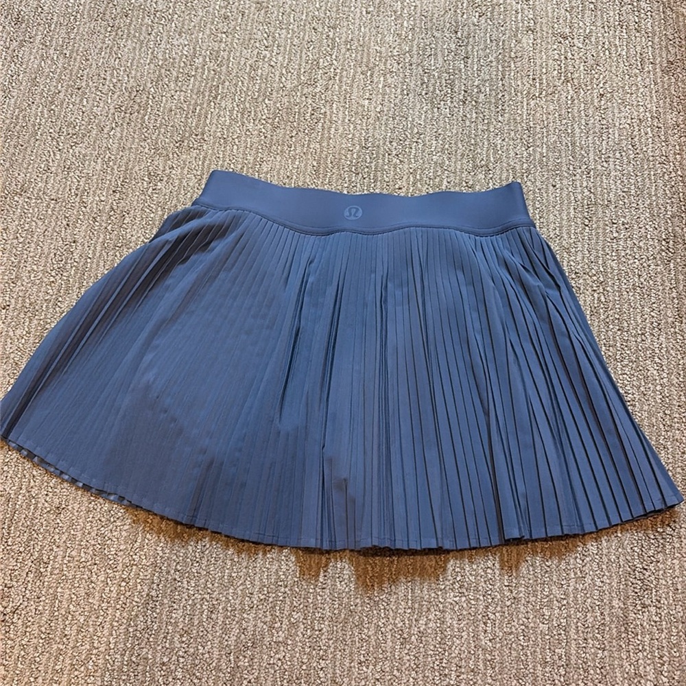 Lululemon pleated skirt size 4
